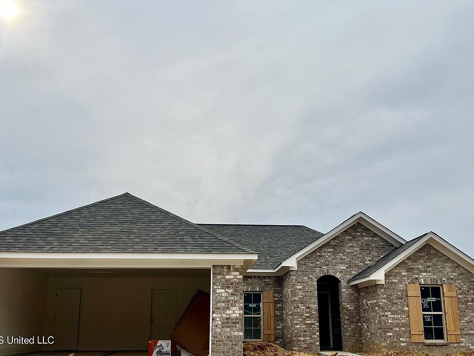 1st image of 236 Hemimgway Cir