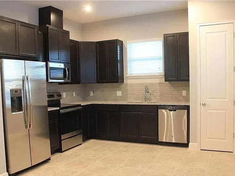13330 Beebe Aly — Photo 6