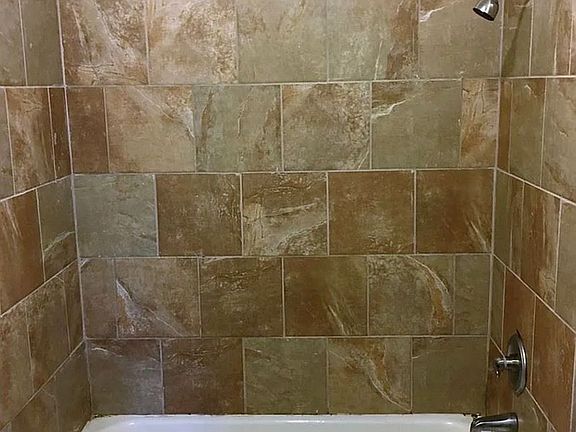 5th image of 825 Nash St APT 2