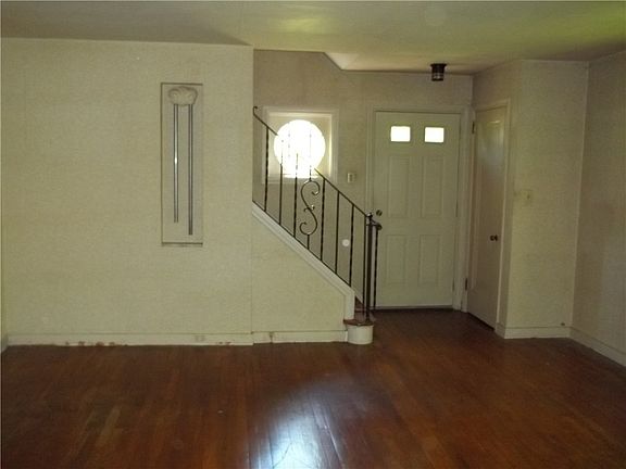 4th image of 162 Richmond Cir