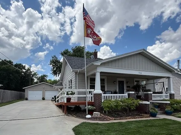 715 Carroll Ave, Larned, KS 67550