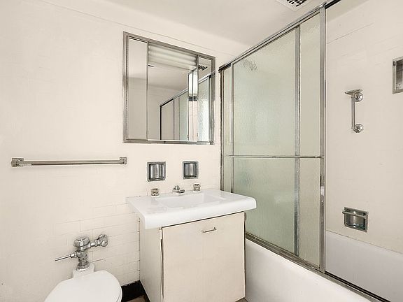 5th image of 410 W 24th St APT 4E