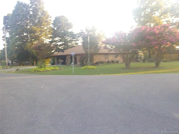 2nd image of 20 Lakeview Dr