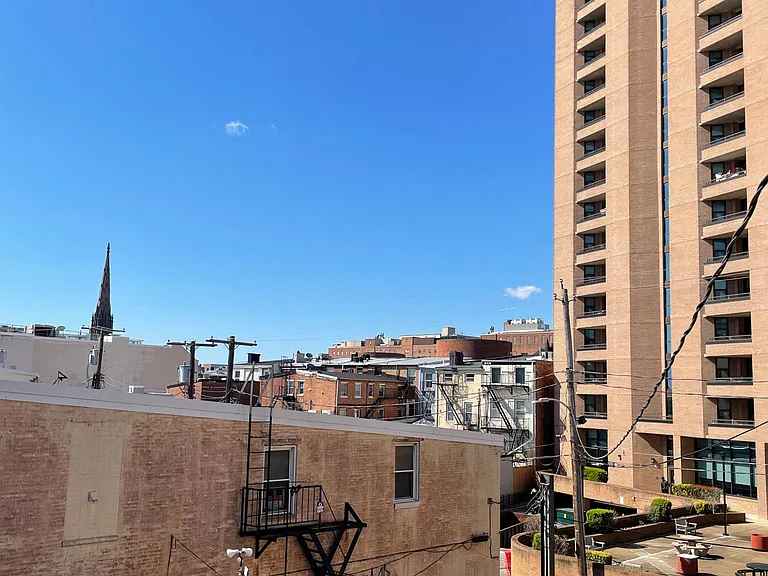 9 W Chase St — Photo 25
