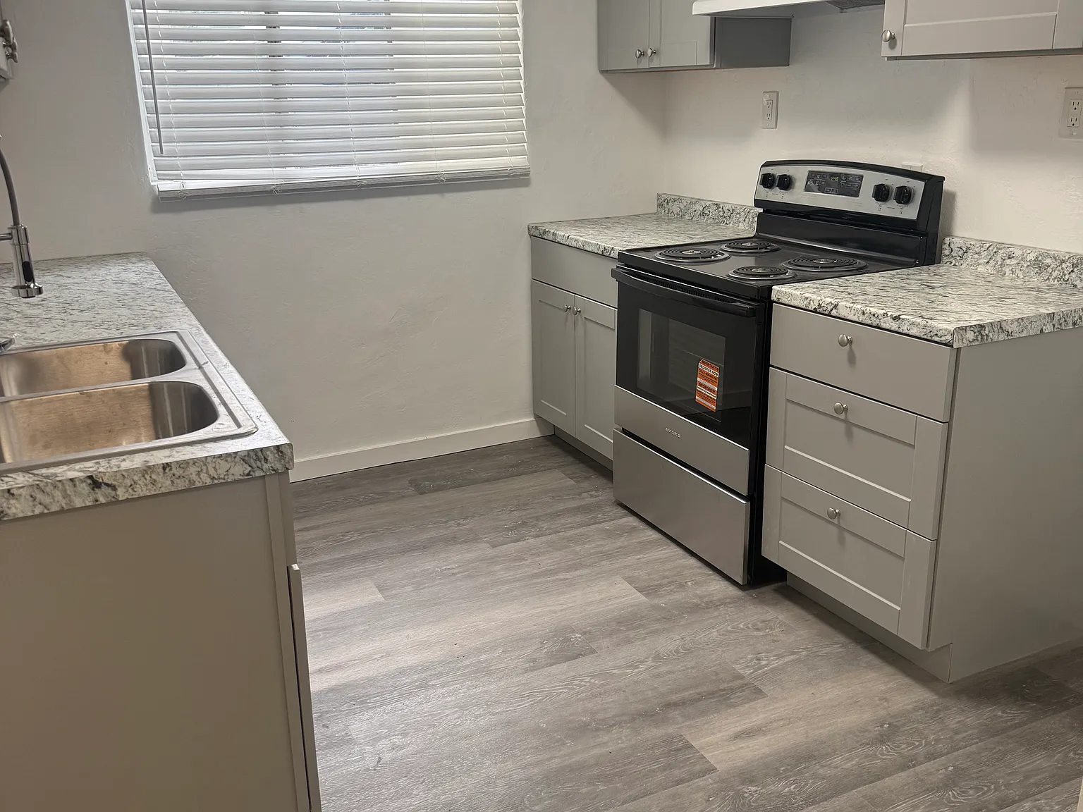 1 bed, 800 sqft, $1,100 — Photo 4
