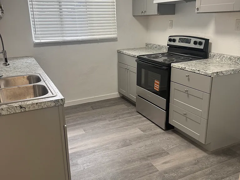 8400 Macarthur Blvd #3 — Photo 4