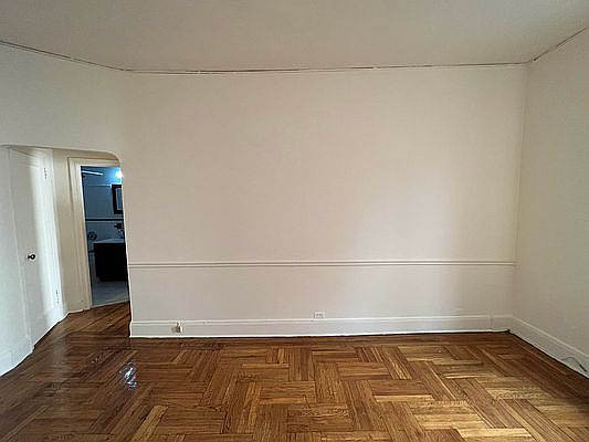 4th image of 425 W 57th St APT 5D