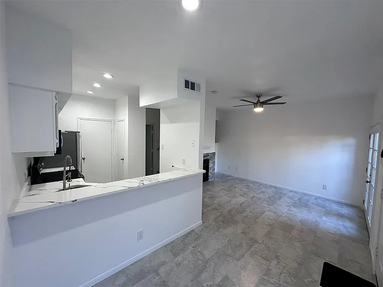 2121 El Paseo St #2202 — Photo 6