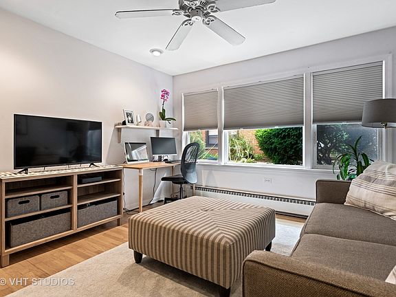 2nd image of 4637 N Hermitage Ave APT 1B