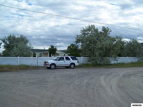 3rd image of 1635 Lincoln Cir