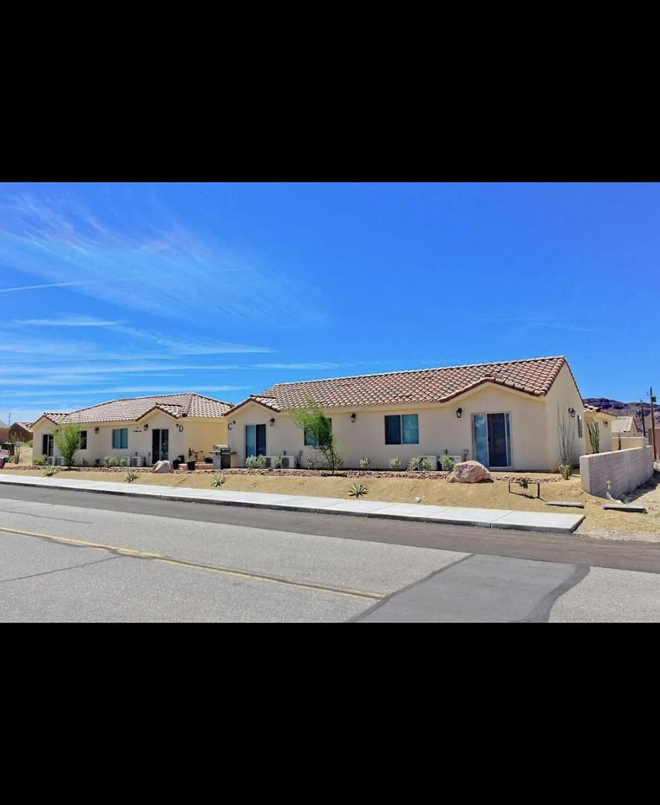 1301 Lobo Dr — Photo 2