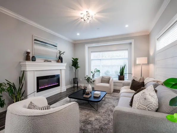 1408 6th Ave #1, New Westminster, BC V3M 2C6
