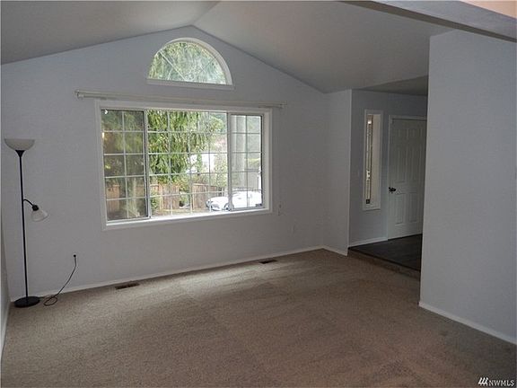 4th image of 2824 Fircrest Dr SE