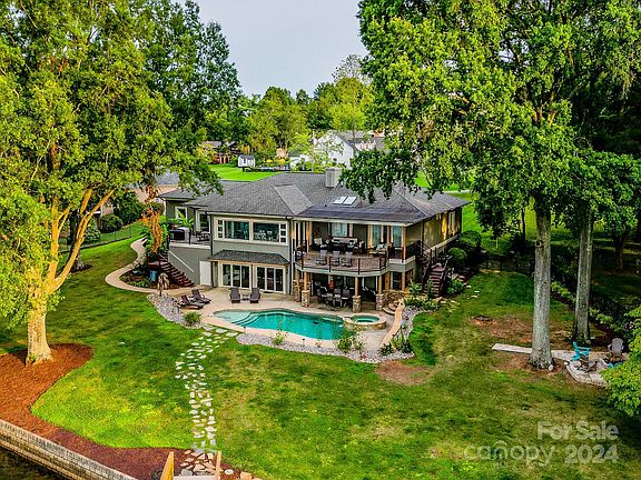 3rd image of 304 Lakeshore Dr
