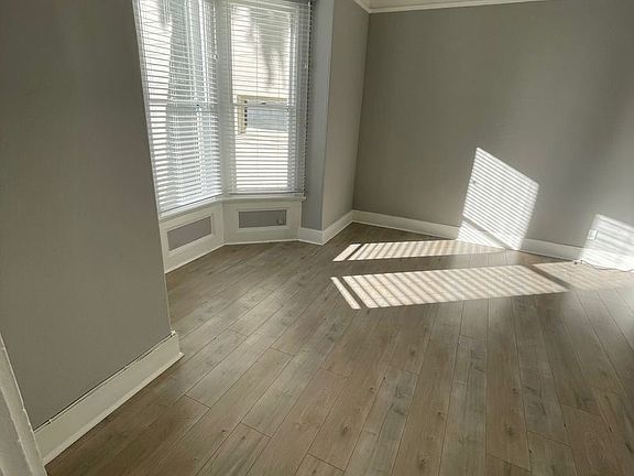 4th image of 1734 Pacific Ave