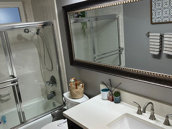 2nd Bathroom