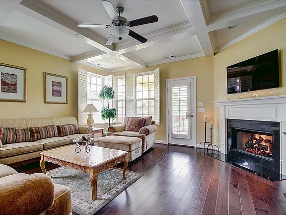 3rd image of 4632 Sawmill Pl