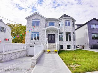 412 Wood Of Arden Rd, Staten Island, NY 10312