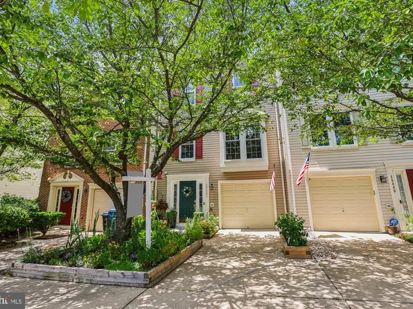 25451 Carberry Dr, Chantilly, VA 20152