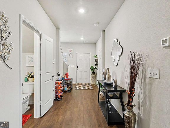 3rd image of 3715 Tommyhawk Ct