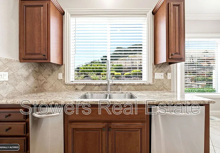 3315 Ashbourne Cir — Photo 37