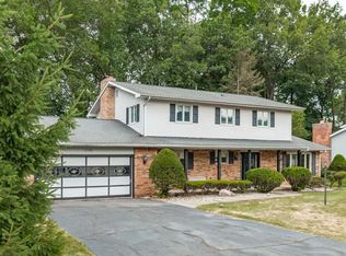 1745 Lochmoor Blvd, Jackson, MI 49201