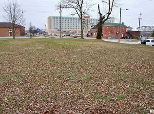 202 Metropolis St, Metropolis, IL 62960