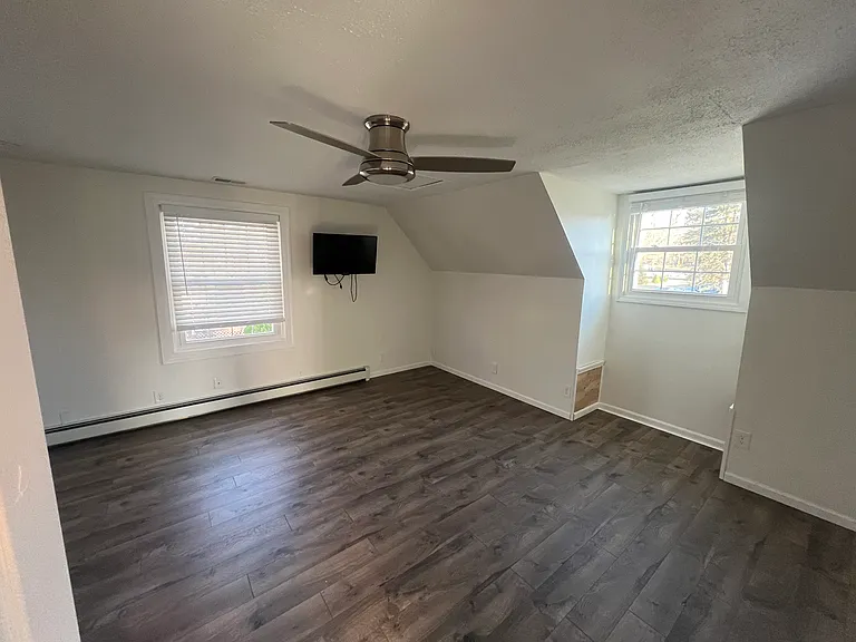 Upstairs bedroom 1