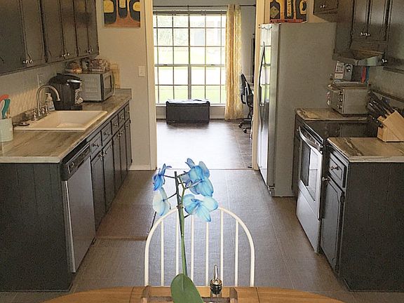4th image of 717 Briarwood Dr
