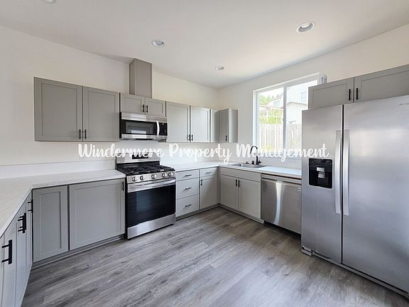 3rd image of 1114 NW Dragonstone St