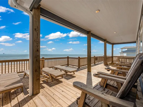 1240 Gulf Rd, Crystal Beach, TX 77650