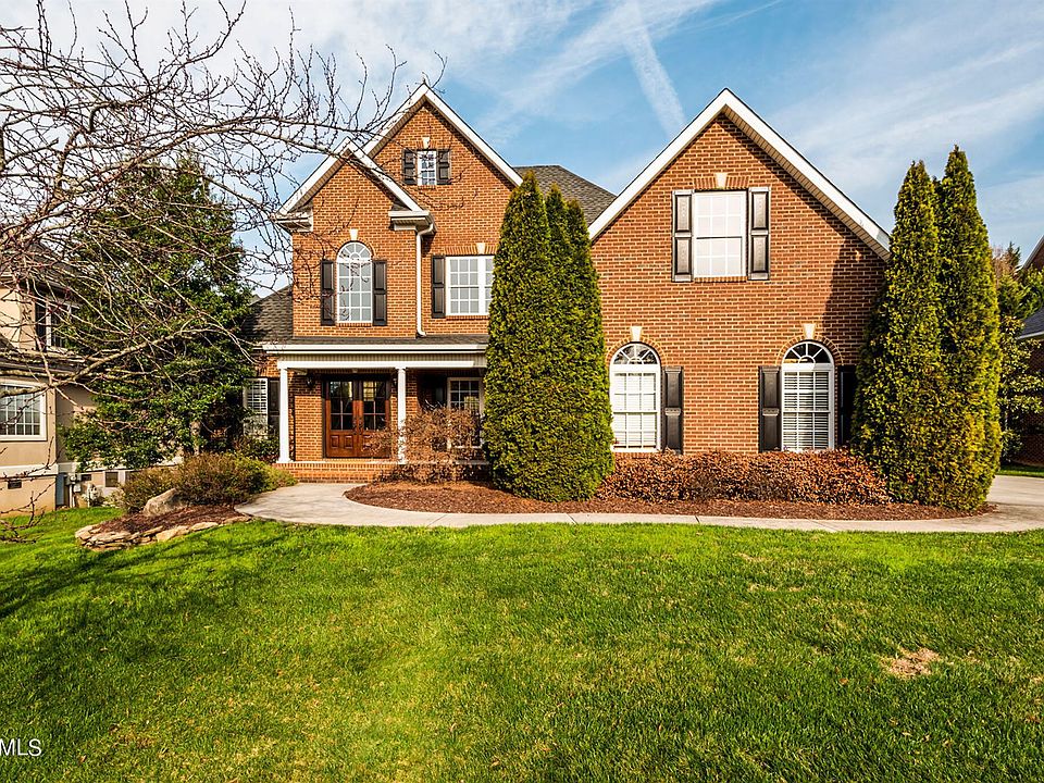 1st image of 9647 Valley Woods Ln
