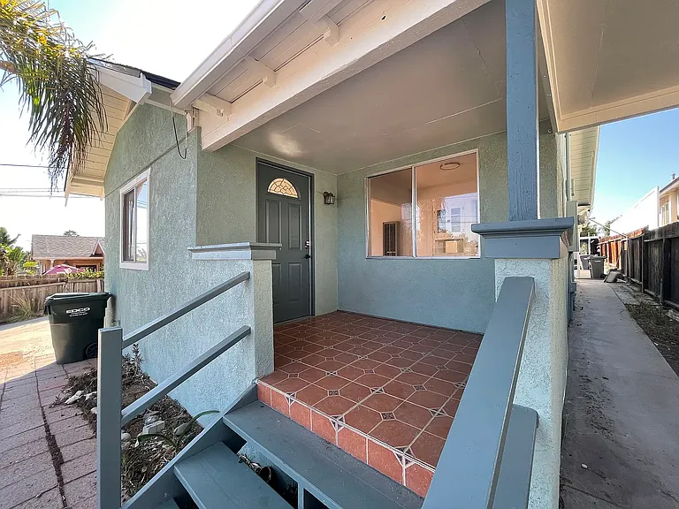 226 Washington St — Photo 2