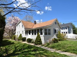 85 Chapel St, Wallingford, CT 06492