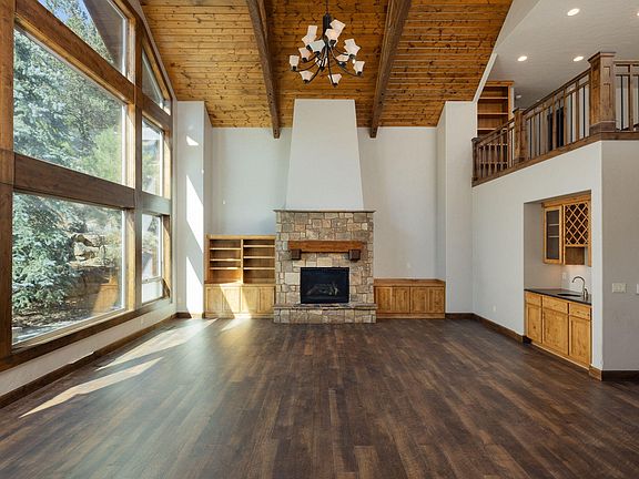 Morningwood Interior Extras (1 of 8)>