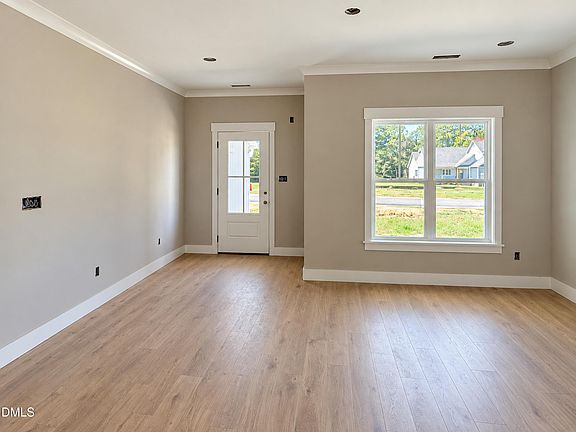 2nd image of 32 Clio Ct #16