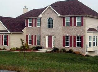 74 Drewery Ln, Falling Waters, WV 25419