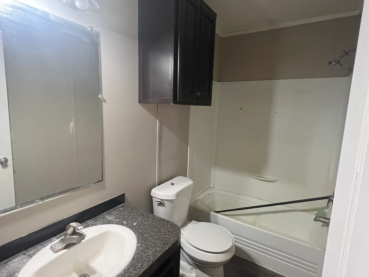 3 bed, 1080 sqft, $1,450 — Photo 4