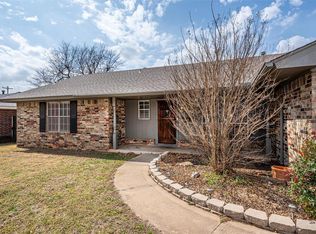 2111 Bellaire Dr, Moore, OK 73160