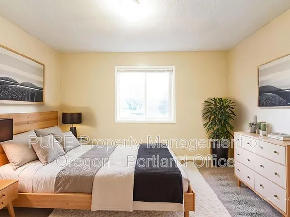 7008 N Amherst St APT 2, Portland, OR 97203