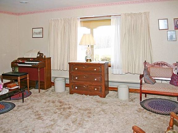 Living Room Has Big Bay W