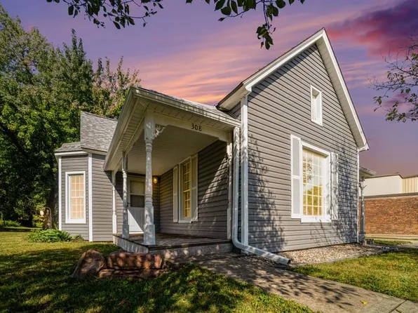 308 S Bridge St, Smithville, MO 64089