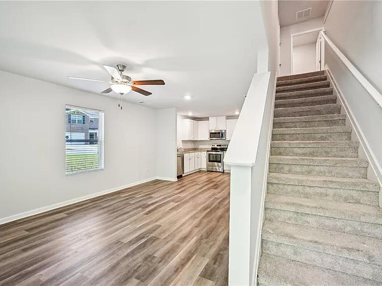 4437 Ben Hill Rd — Photo 12
