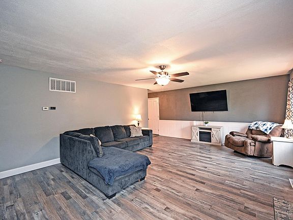 3rd image of 619 Carefree Dr