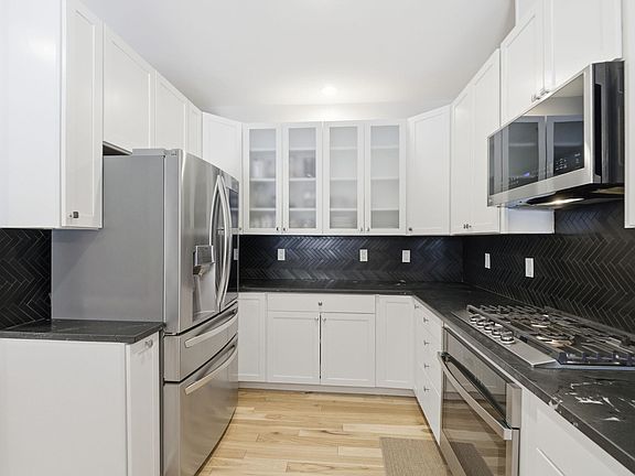 3rd image of 4 Wilshire Lane #4