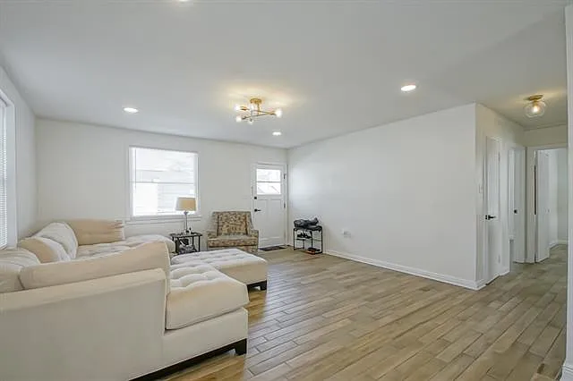 614 Pink St — Photo 7