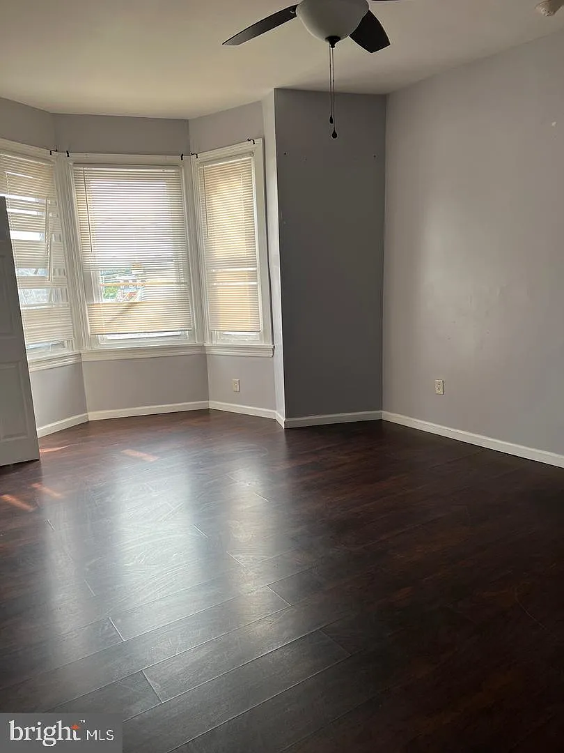 2 bed, 2000 sqft, $1,350 — Photo 3