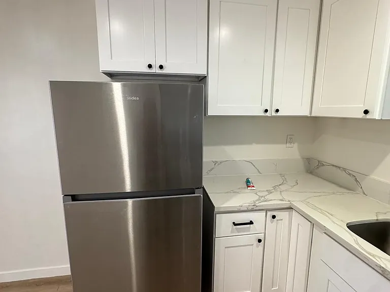 1318 N Las Palmas Ave #7 — Photo 6