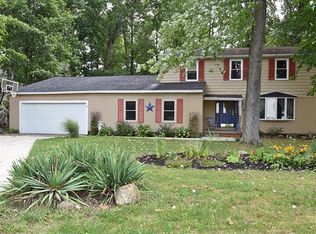 1999 Ridgeland Dr, Avon, OH 44011