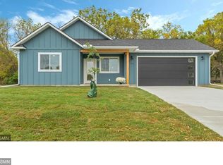 725 Jenks Ave SW, Cokato, MN 55321